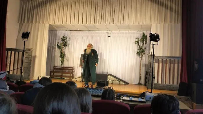 photo_5264714428781892257_y