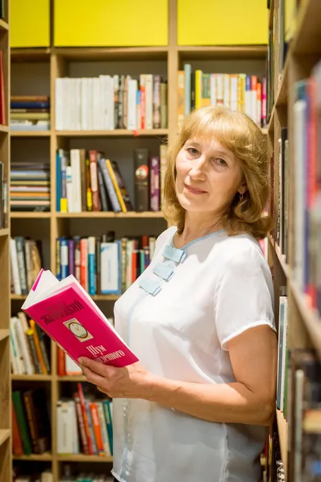 Степанова Галина Васильевна - главный библиотекарь отдела обслуживания